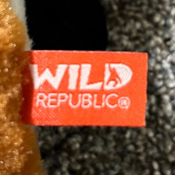Wild Republic Eco-Friendly Stuffed Animal Red fox; really like new - Picture 8 of 14